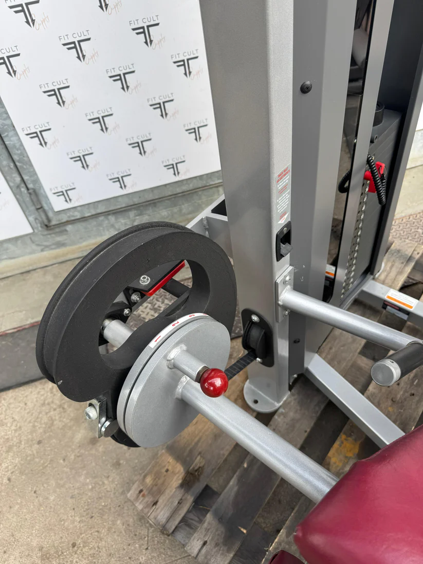 Star Trac Impact Leg Extension