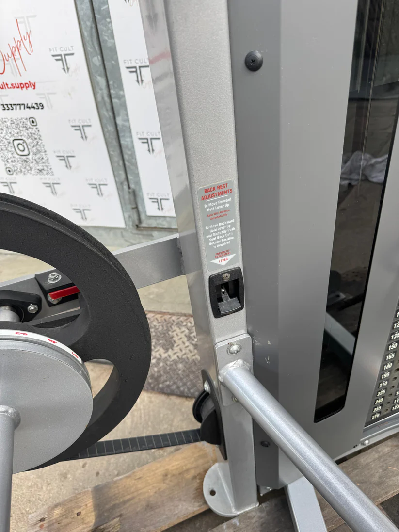 Star Trac Impact Leg Extension